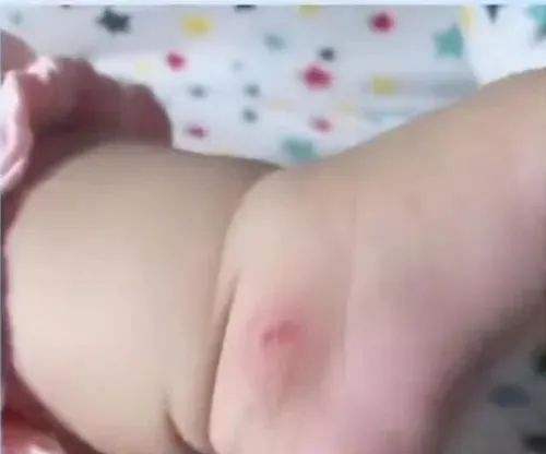 DƬ